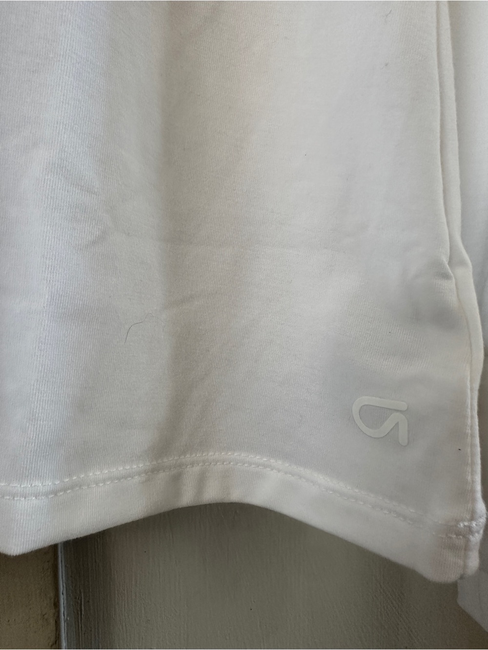 NWT GapFit White Long Sleeve Performance Top Moisture Wicking Women’s M - Picture 4 of 7